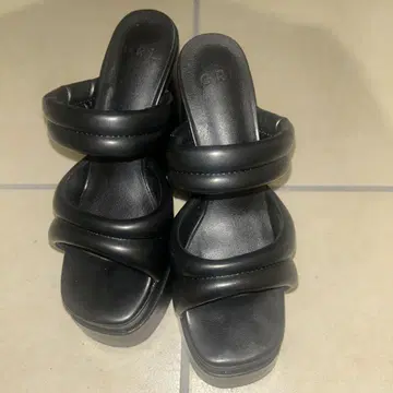 블랙 스트랩 플랫폼 샌들