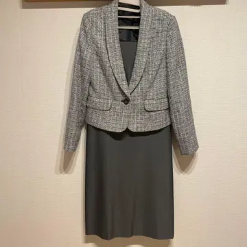 그레이 계열 원피스와 자켓 세트