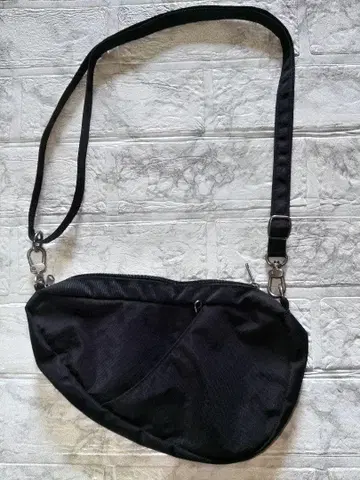 HEALTHY BACK BAG 헬시백백 블랙