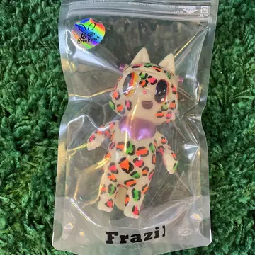 [ 최저가 ] 플라지 Frazi 소프트 비닐 축광 아크티즈