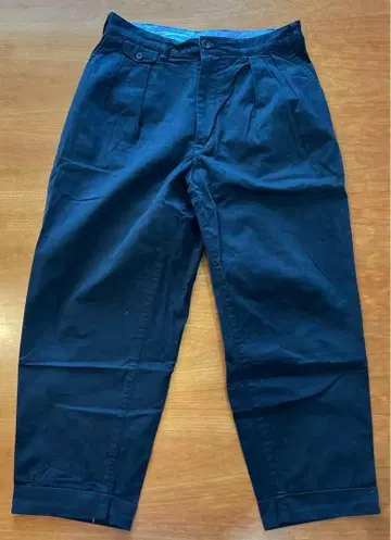 BEAMS PLUS 2 플리츠 트윌 블랙 M 사이즈