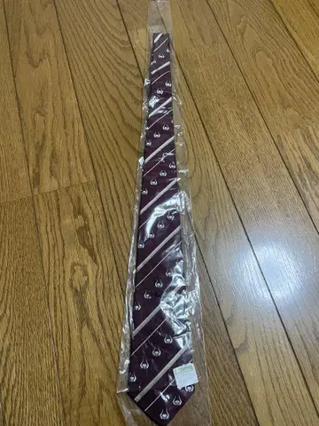 버건디 스트라이프 넥타이