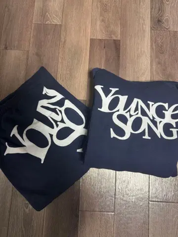 Younger Song 네이비 후드 부착 맨투맨 셋업