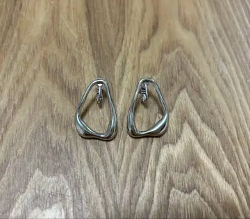 미사용 새상품 유나이티드 애로우즈 귀찌 실버