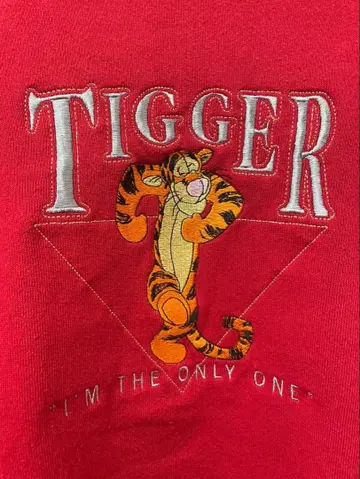 디즈니 티거 맨투맨 빨간색