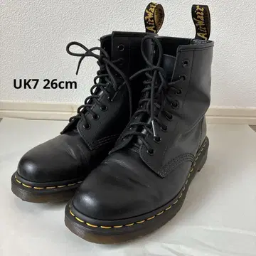 새상품급 Dr.Martens 닥터마틴 8홀 부츠
