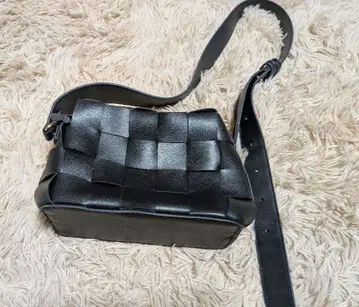 니코앤드 뜨개질 디자인 블랙 숄더백