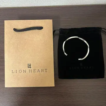LION HEART 트위스트 엣지 뱅글 써지컬 스테인리스