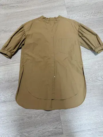 새상품급 알아바일 브라운 오부소매 셔츠