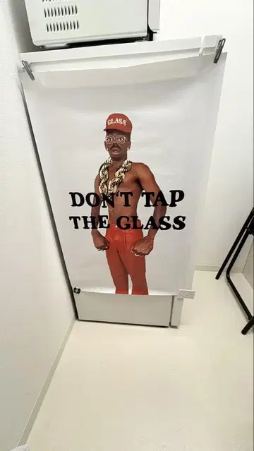 [ 새상품 ] 태국 크리에이터 Don't Tap the Glass 포스터