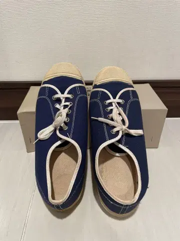 네이비 캔버스 로우컷 스니커즈