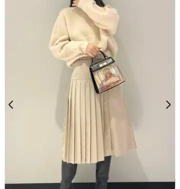 LilyBrown 벨트 부착 비대칭 플리츠 스커트