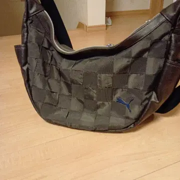 PUMA 다크 브라운 숄더백