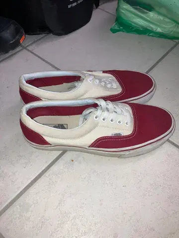 Vans 빨흰 스니커즈