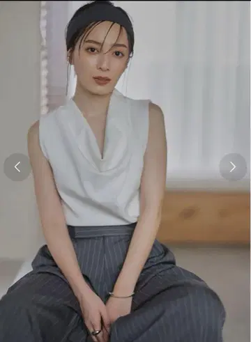 anuans 드레이프 넥 니트탑 화이트