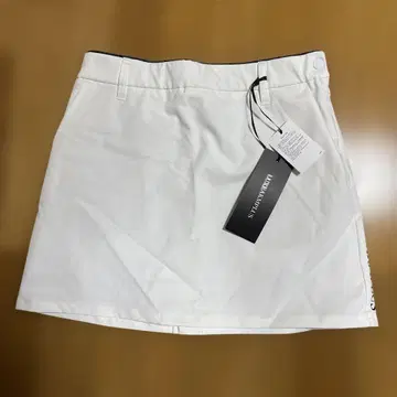 LUXEAKMPLUS 골프 스커트 화이트