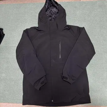 블랙 다운 자켓 후드 부착