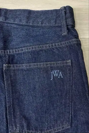 새상품 JW Anderson 스트레이트 청바지 네이비 22(56cm)