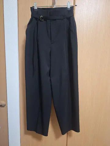 allureville 테이퍼드 팬츠 블랙