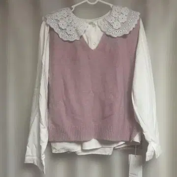 레이스 카라 부착 핑크 니트 베스트