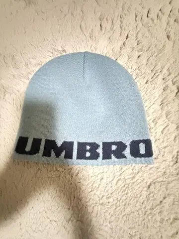 UMBRO 스카이블루 니트 모자
