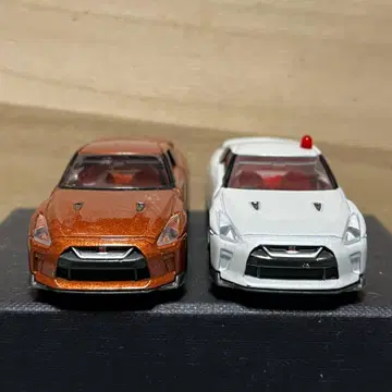 토미카 NISSAN GT-R R35 닛산 스카이라인 복면 순찰차