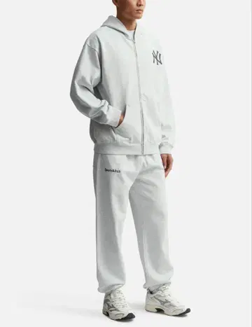 <Sporty&Rich> Yankees Serif ZIP PARKA