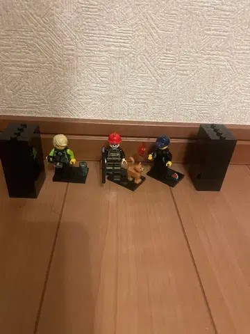 LEGO 미니 피규어 세트 받침대 20개 포함