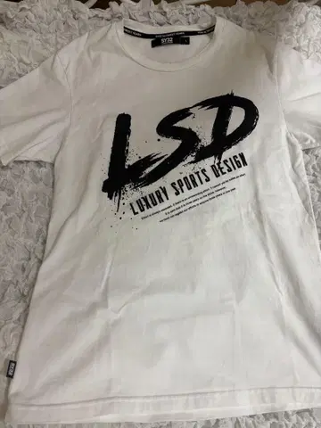 SY32 LSD 로고 T셔츠 화이트