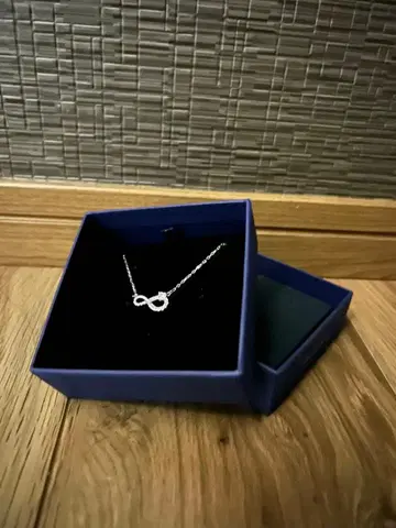 Swarovski 무한대 모티브 목걸이