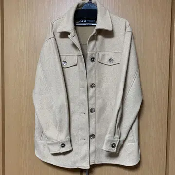 ZARA 베이지 버튼 셔츠 자켓