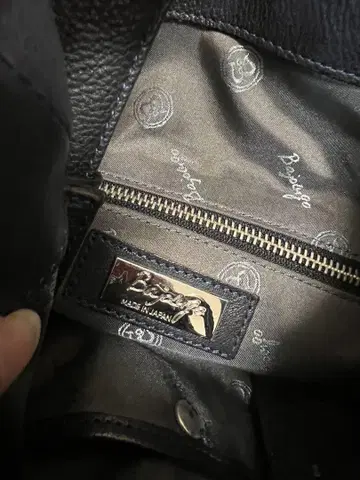 Bergio 버킷형 숄더백 블랙