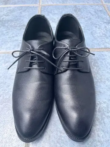 블랙 레이스업 신발