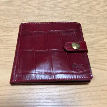 일비종떼 빨간색 이단 접이식 지갑 크로커다일풍