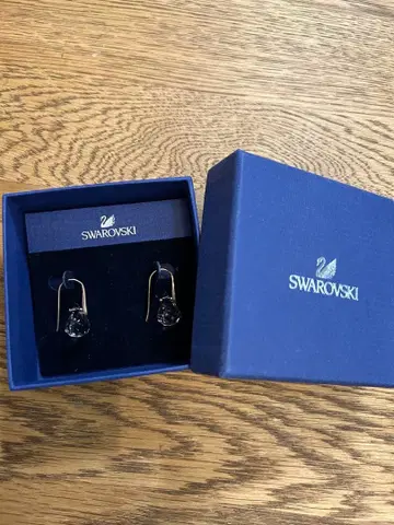 SWAROVSKI 스와로브스키 크리스탈 귀걸이
