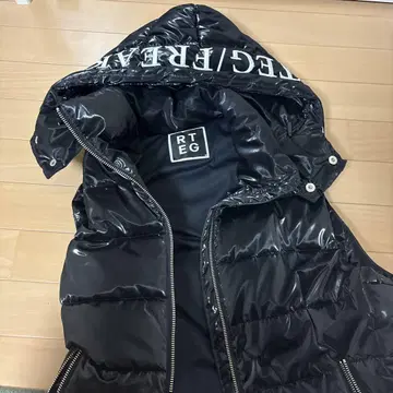 RT EG 블랙 다운 자켓 후드 부착