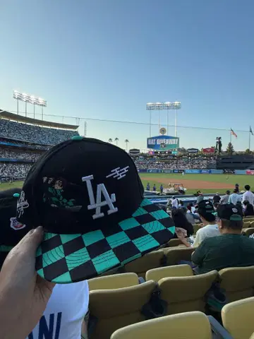 LA Dodgers 다저스 스타디움 캡 입장자 한정판 귀멸의 칼날