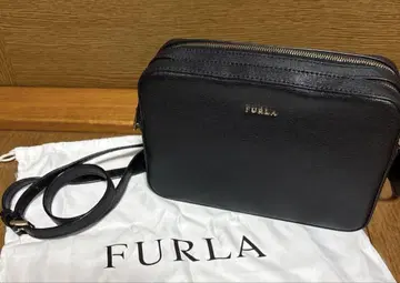 FURLA 블랙 가죽 숄더백 2지퍼
