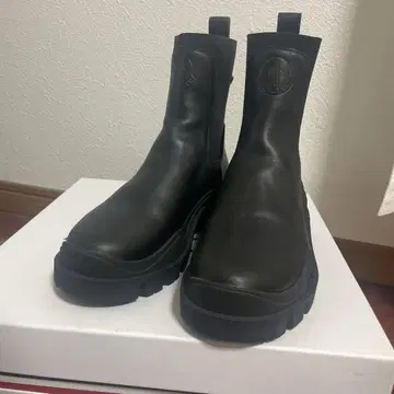 MONCLER 블랙 사이드 고어 부츠