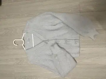 그레이 V넥 모헤어 혼방 스웨터 M