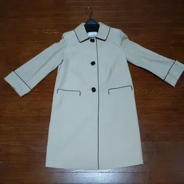 엠프리미어 블랙 베이지 코트