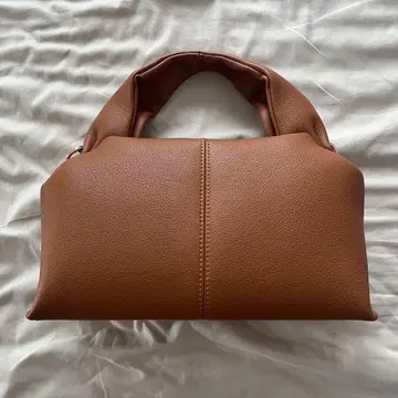 브라운 핸드백
