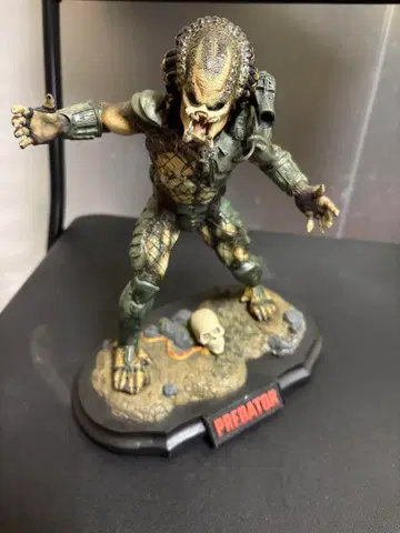 프레데터 레진 키트 완성품 1/7 스케일