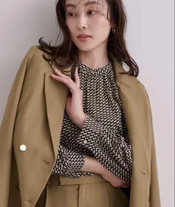[유어스] 테일러드 더블 브레스트 자켓