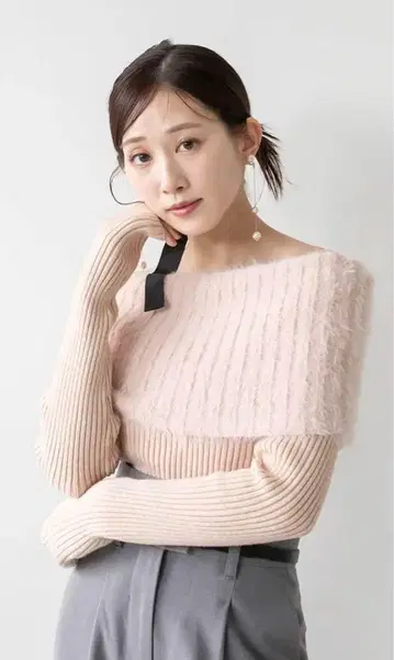 [ RANDA ] 샤기 오프숄더 니트
