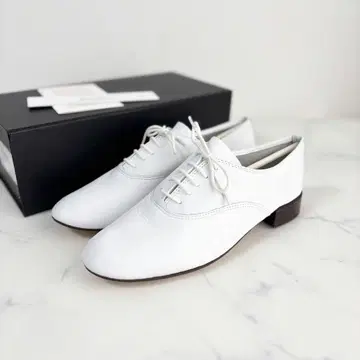 컨디션 최상 레페토 37 ZIZI 지지 레이스업 가죽 신발 화이트