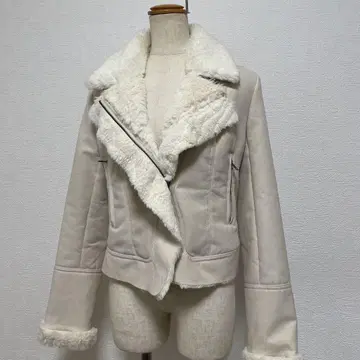 화이트 무스탕 라이더 자켓