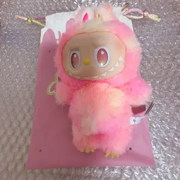러브브 LABUBU