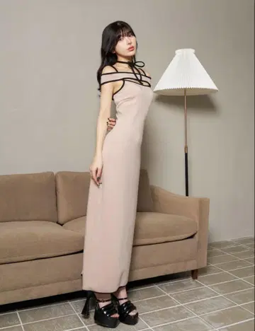 다리치 파이핑 컷 리본 롱 원피스