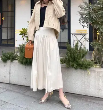 사이즈 40 LOUNIE 화이트 플레어 스커트